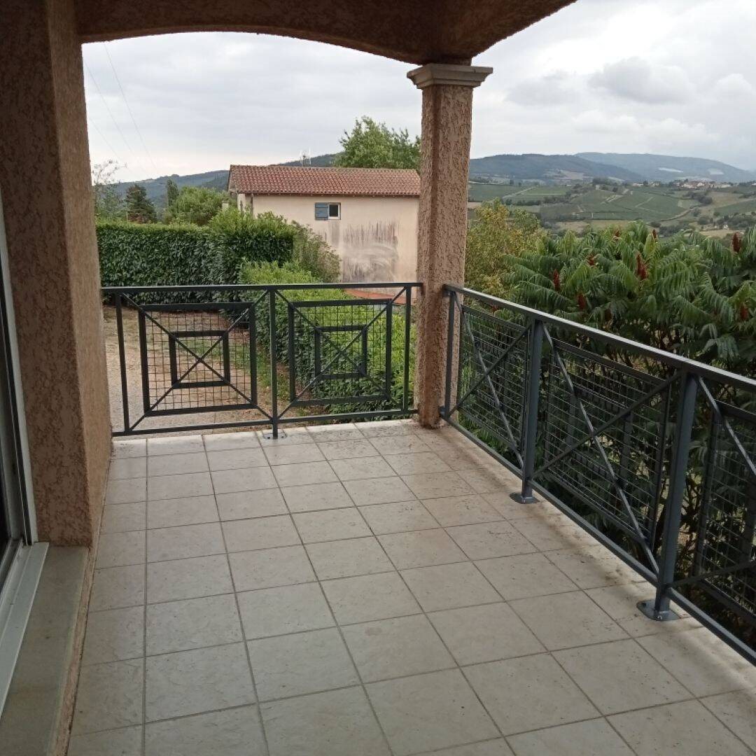 Maison à louer, 95m², Berzé-la-Ville