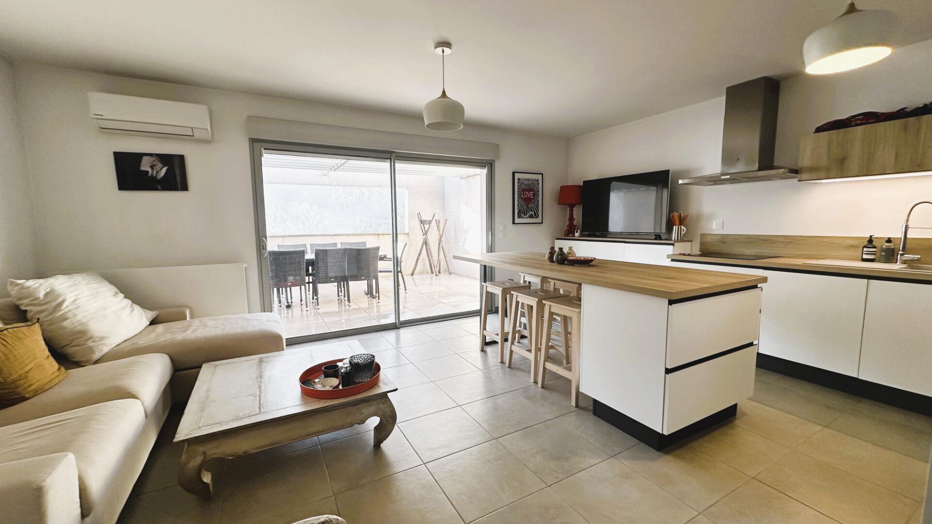 Appartement à vendre, 63m², Le Tholonet