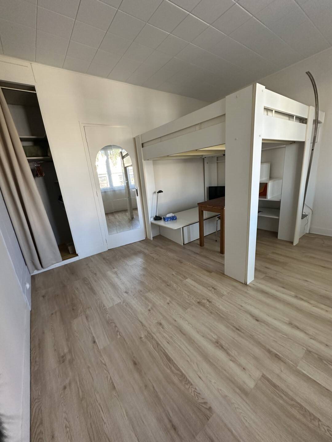 Appartement à louer, 26m², Les Clayes-sous-Bois