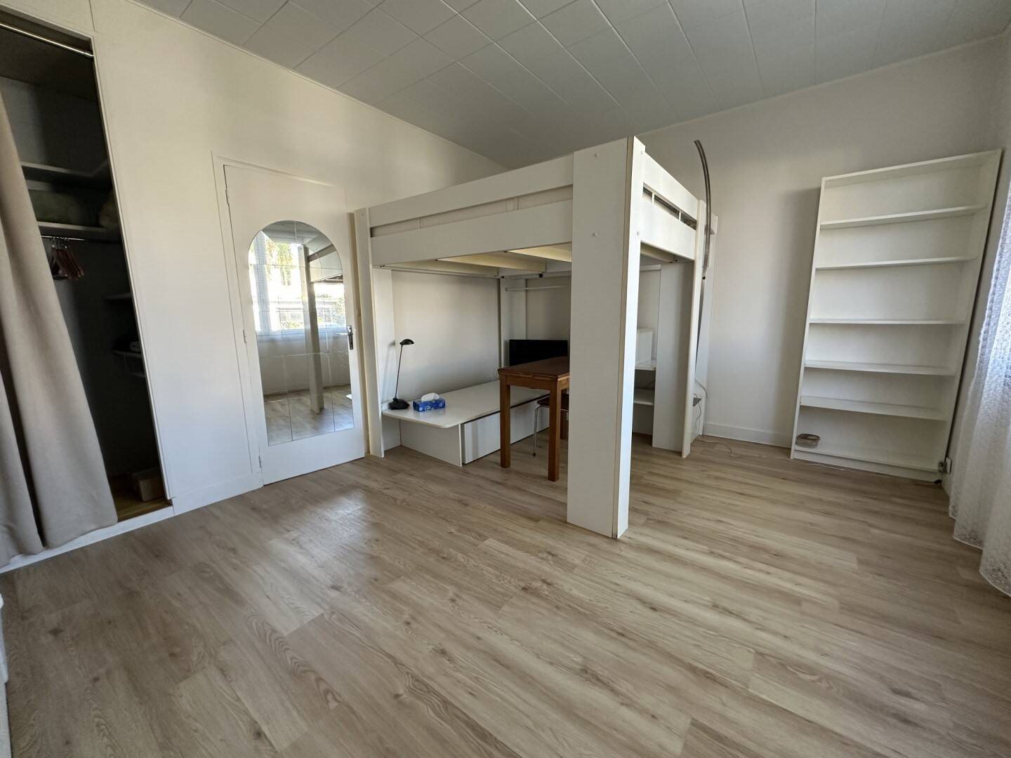 Appartement à louer, 26m², Les Clayes-sous-Bois