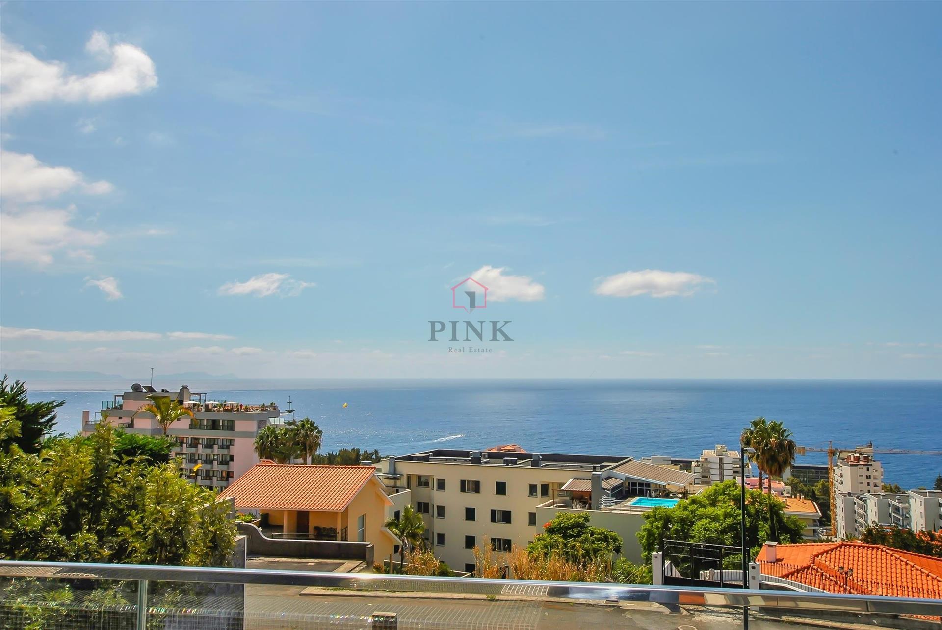 Casa - 3 Dormitorios - Funchal