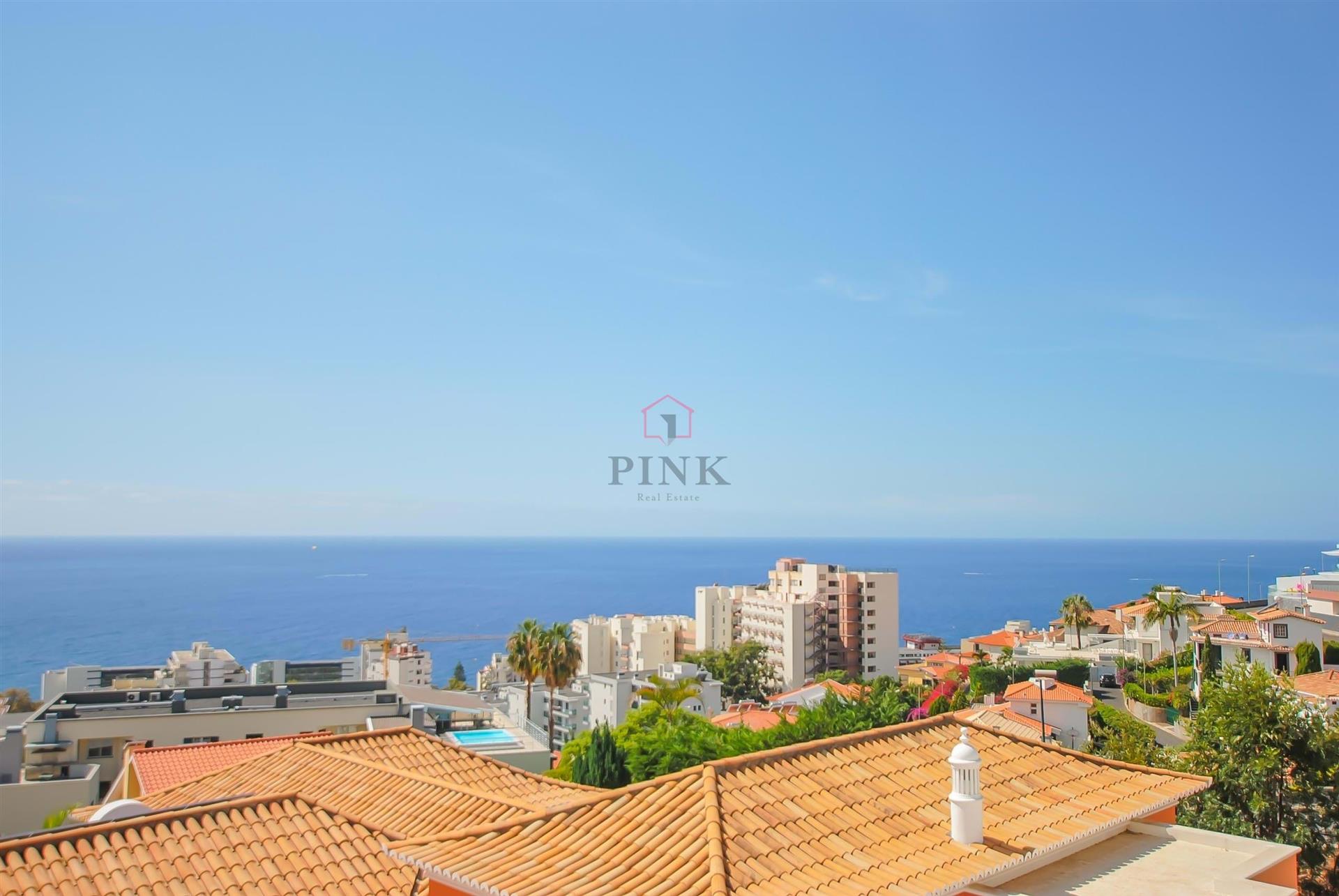 Casa - 3 Dormitorios - Funchal