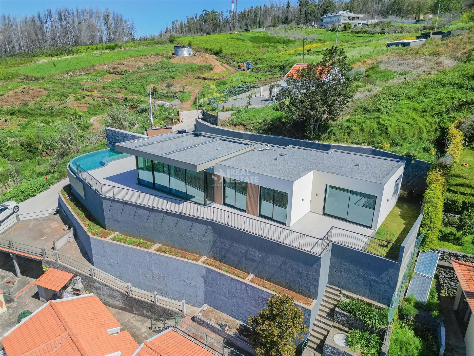 Single Storey House | Swimming Pool | Final Phase Of Finishing