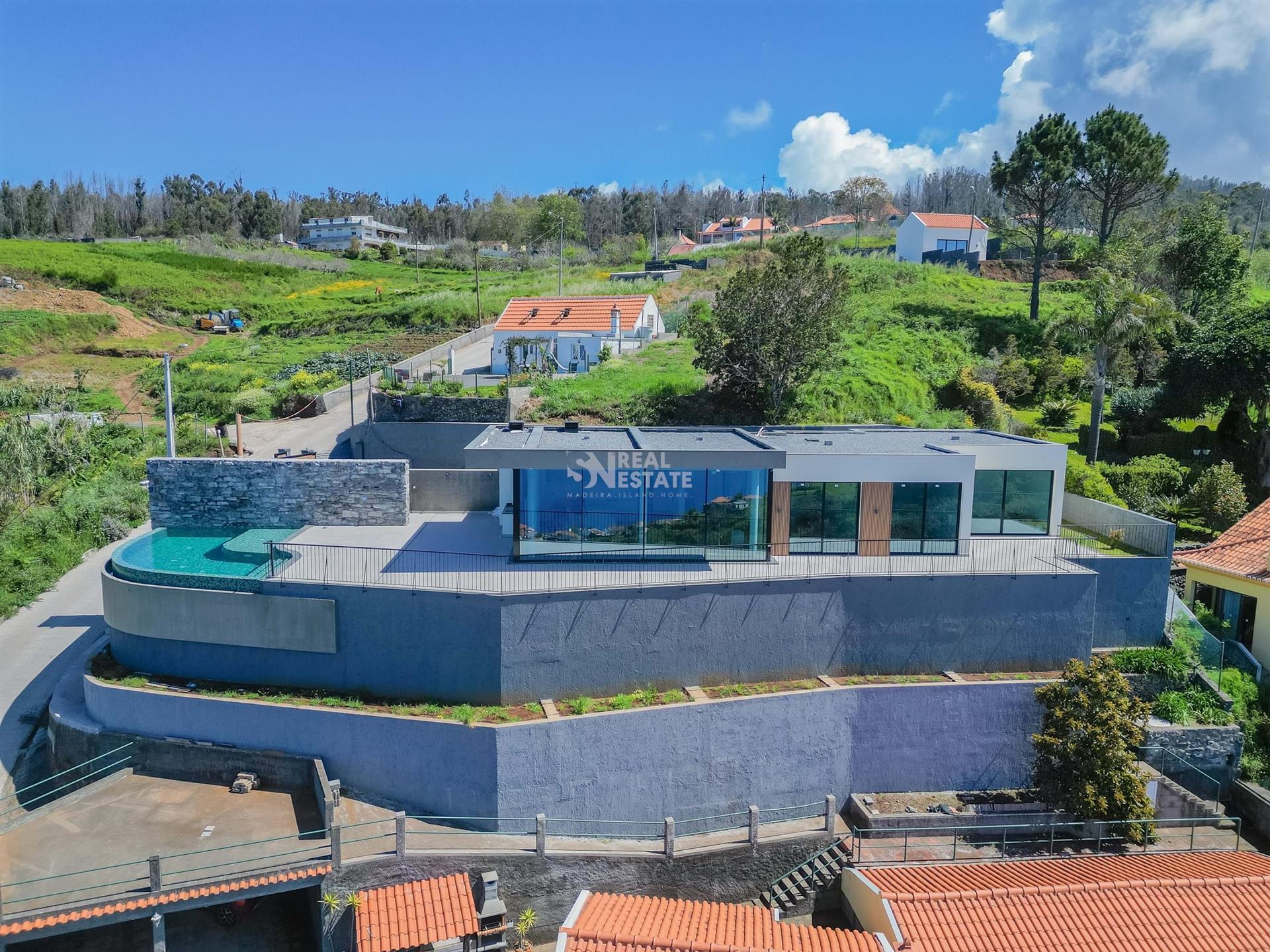 Single Storey House | Swimming Pool | Final Phase Of Finishing