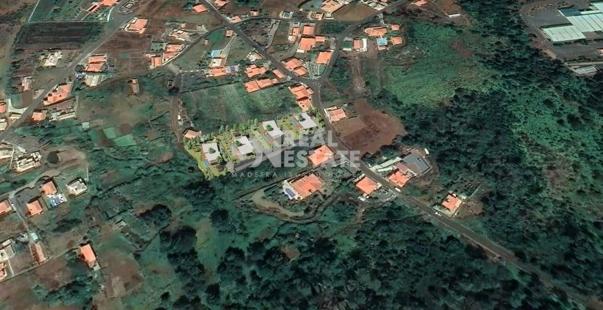 Land with project for 5 villas (Prazeres)