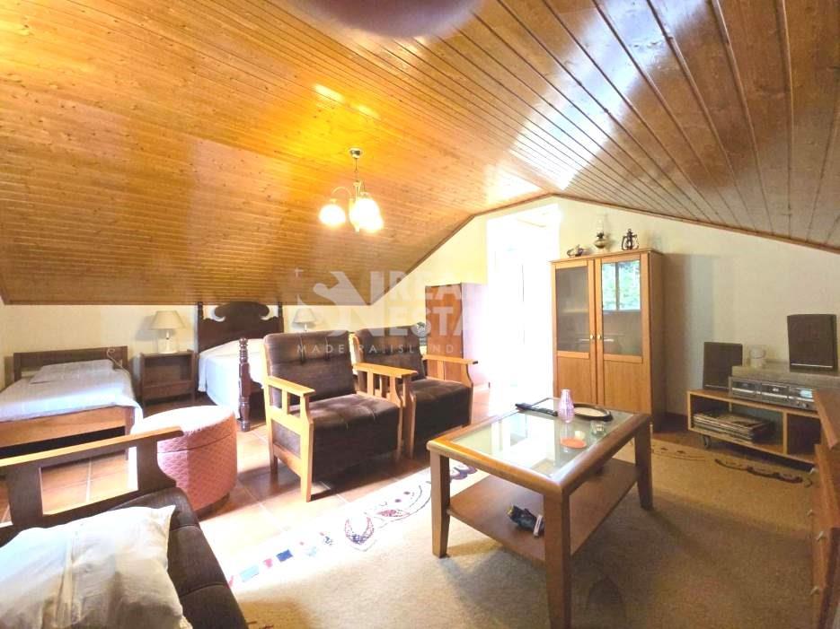 Villa op uitstekende locatie in Arco de São Jorge