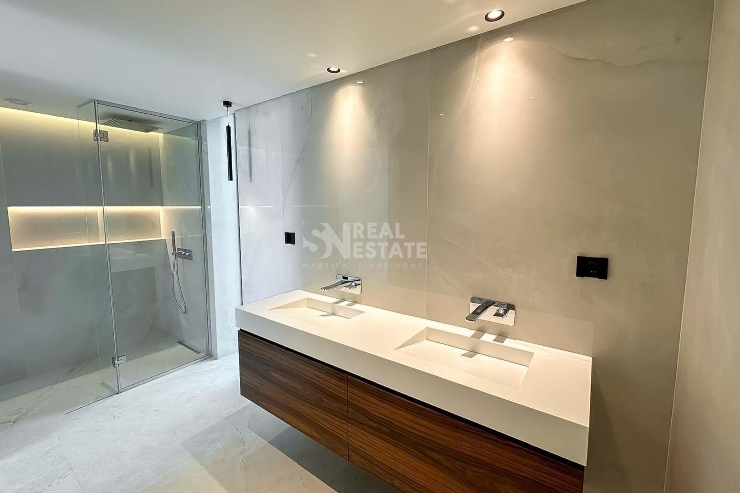 4 Bedroom House | Swimming Pool | View Of The Bay Of Funchal