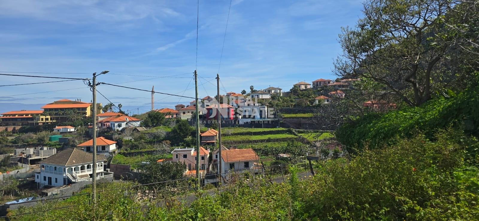Land with approved project in Ponta Delgada
