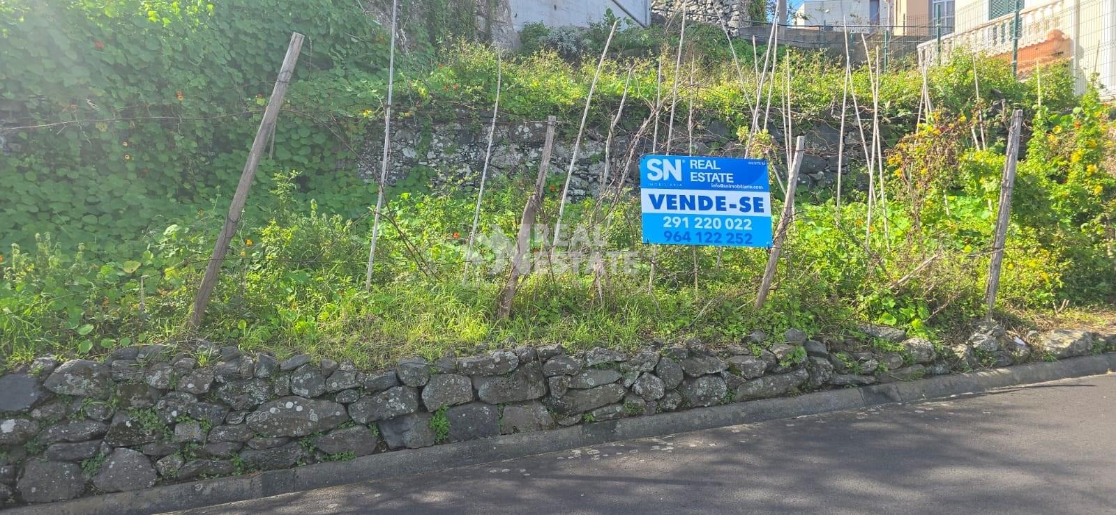 Land with approved project in Ponta Delgada