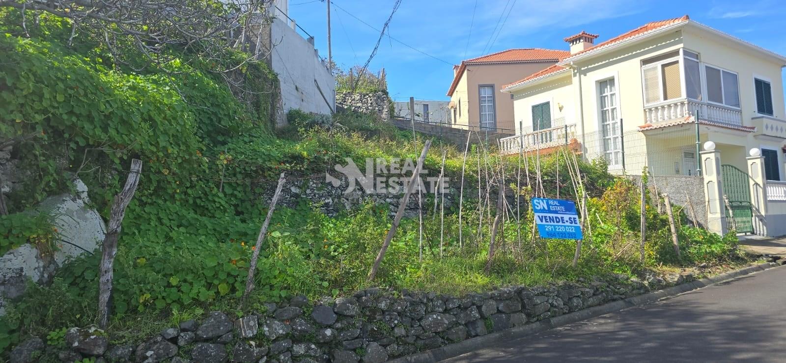 Land with approved project in Ponta Delgada