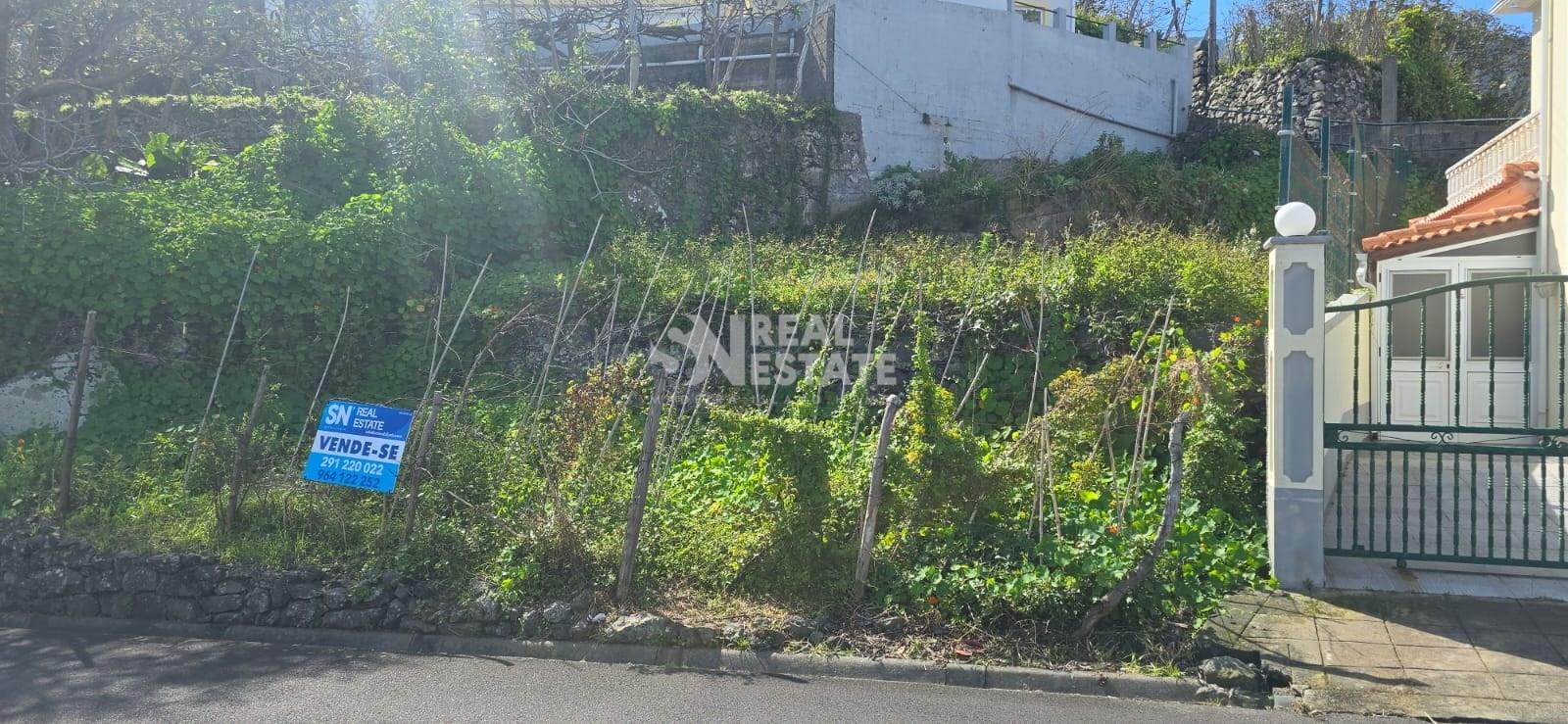 Land with approved project in Ponta Delgada