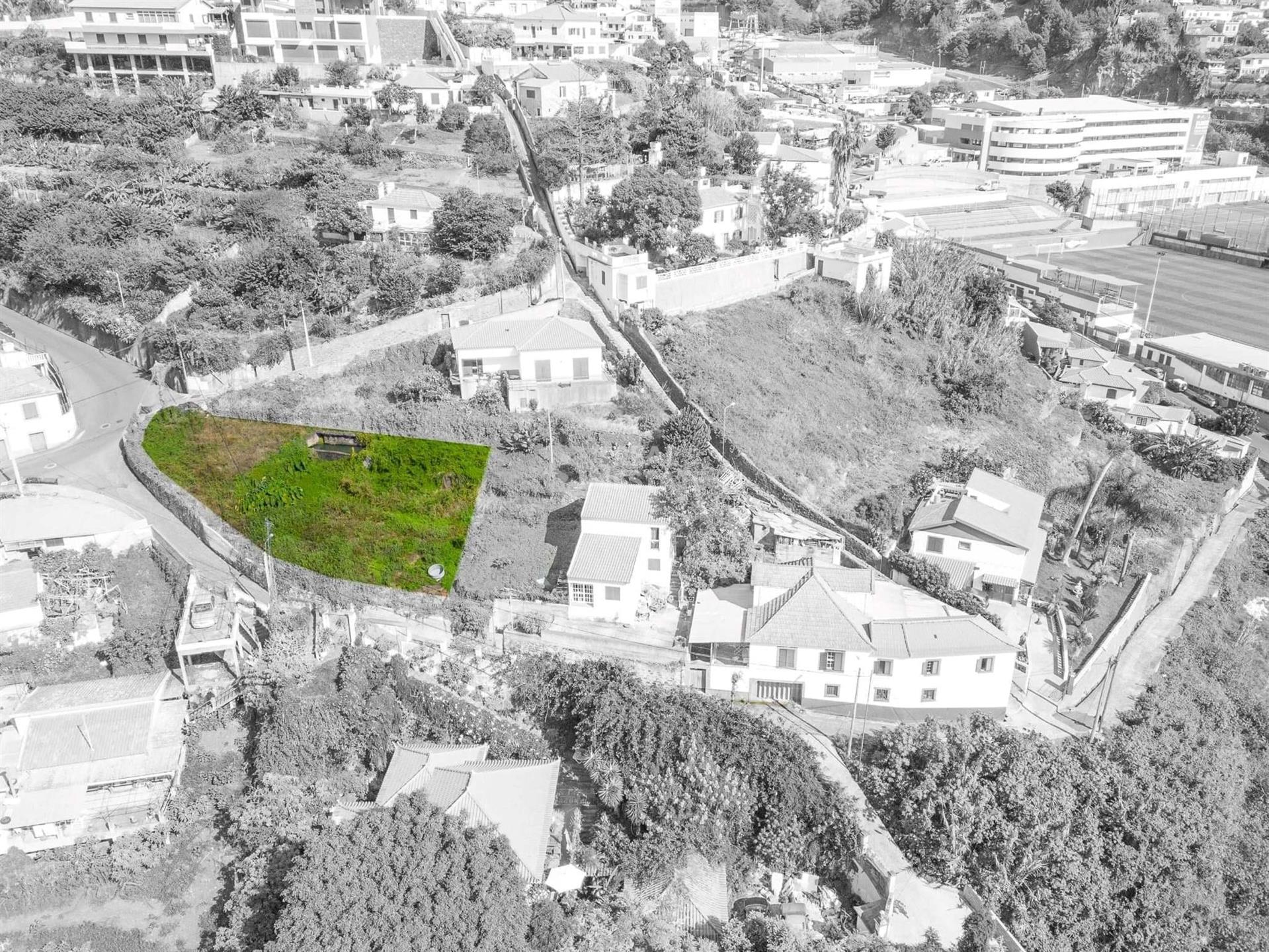 Building Land - Santo António, with sea view