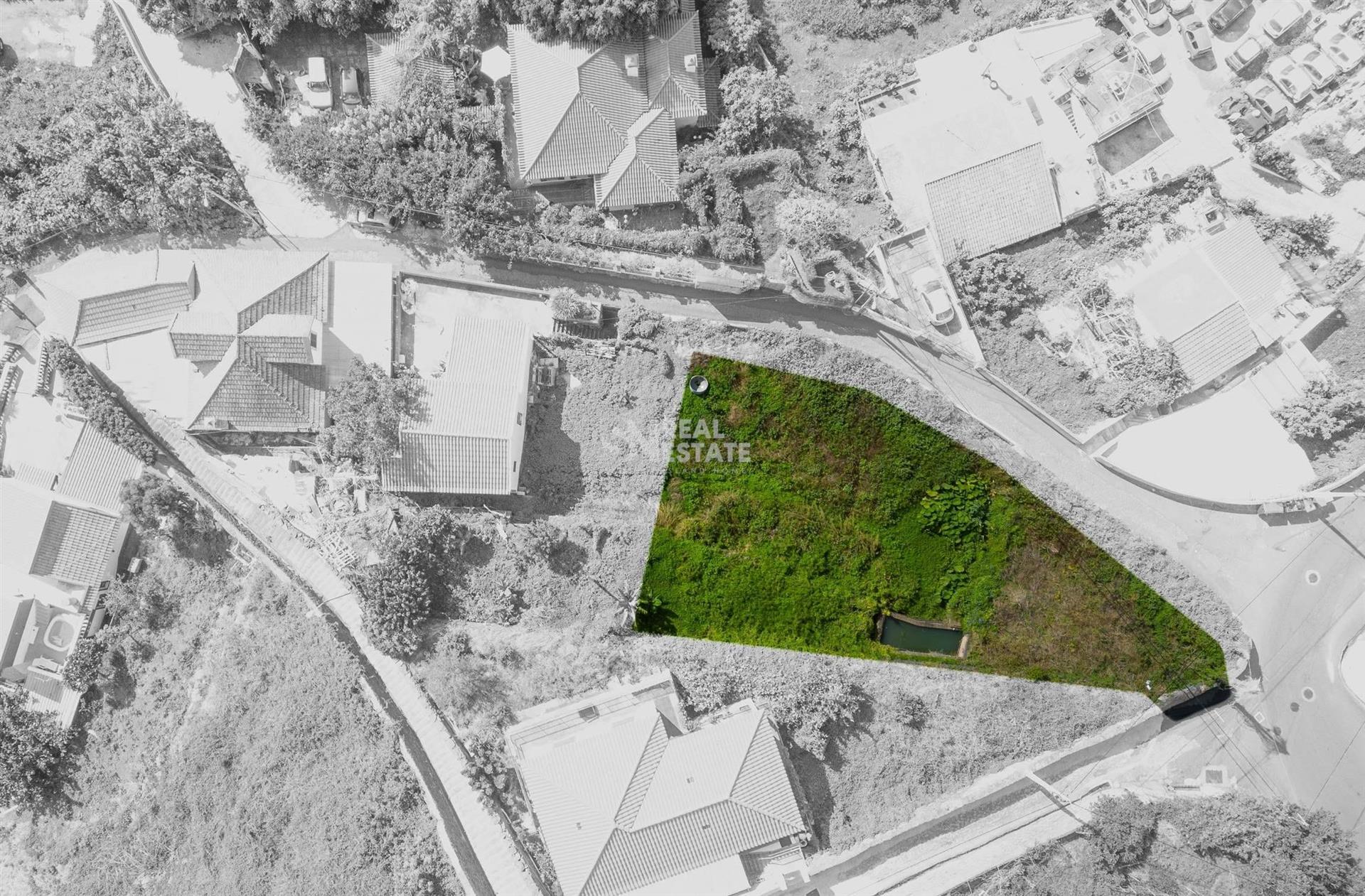 Building Land - Santo António, with sea view