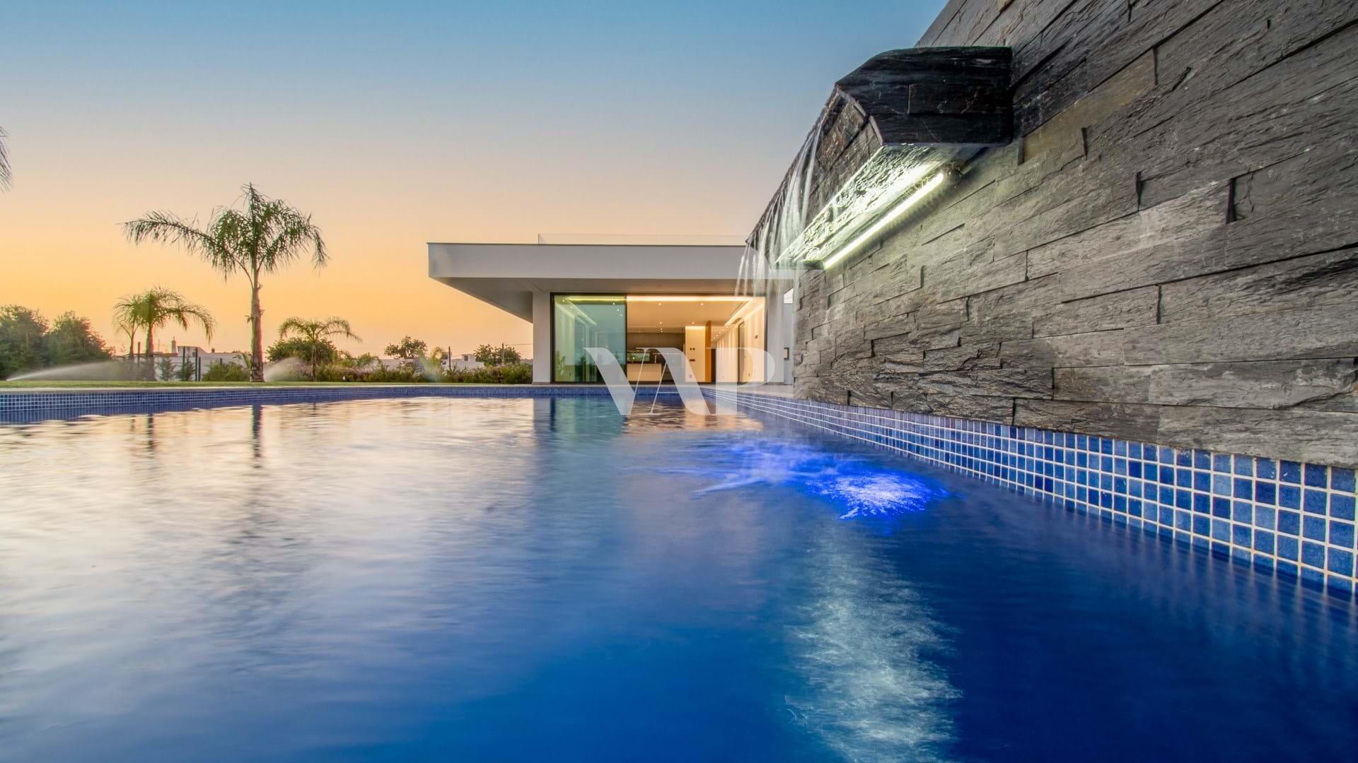 Villa mit 5 Schlafzimmern, Pool, Meer- und Landschaftsblick, Boliqueime