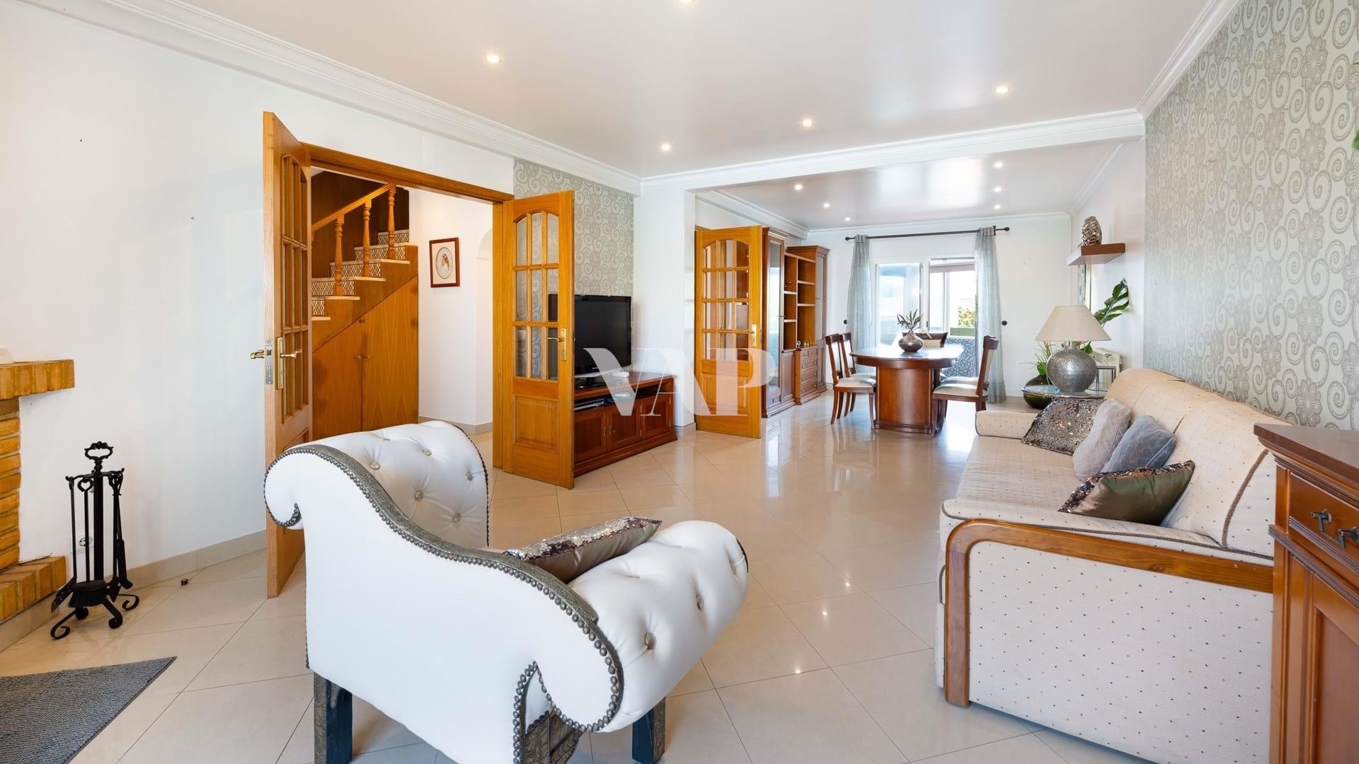 Villa reformada de 4 dormitorios en una tranquila zona residencial – Loulé