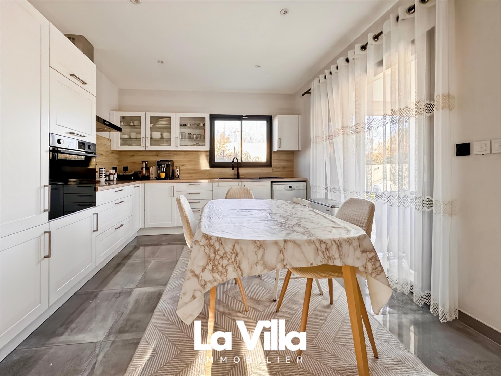 Maison à vendre, 122m², Entraigues-sur-la-Sorgue