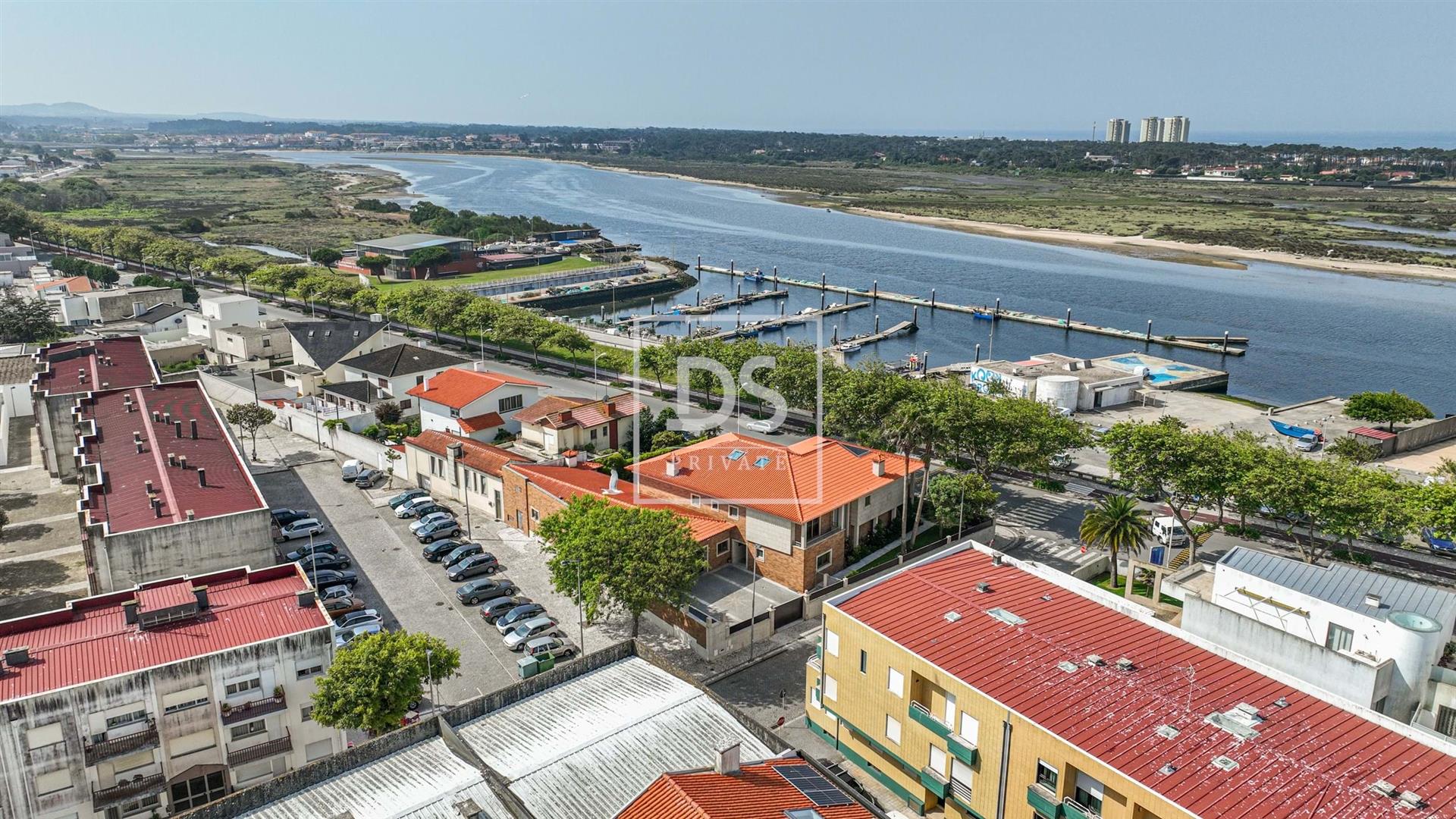 Luxury 5 Bedroom Villa In Esposende With River And Sea Views