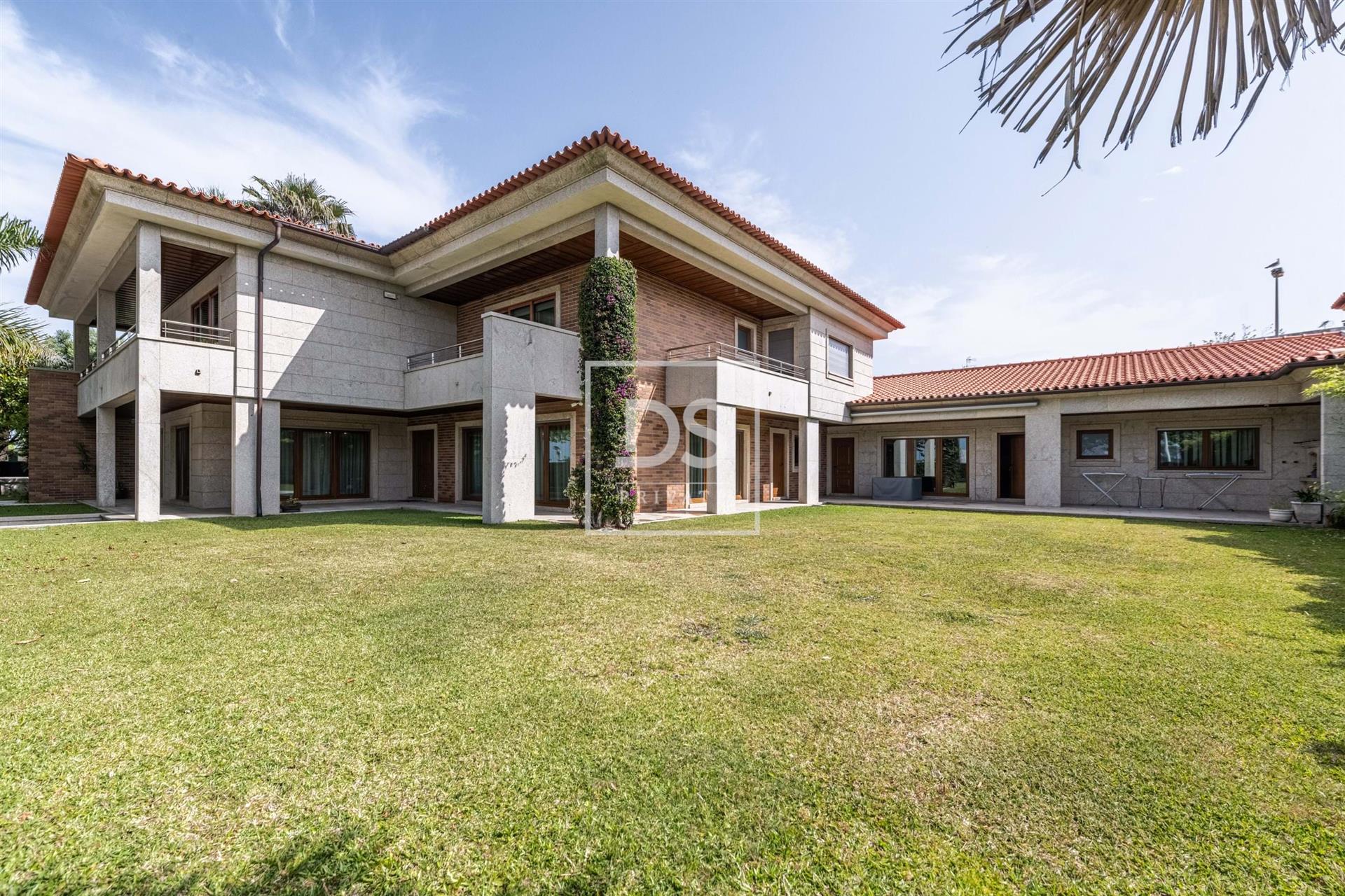 Luxury 5 Bedroom Villa In Esposende With River And Sea Views