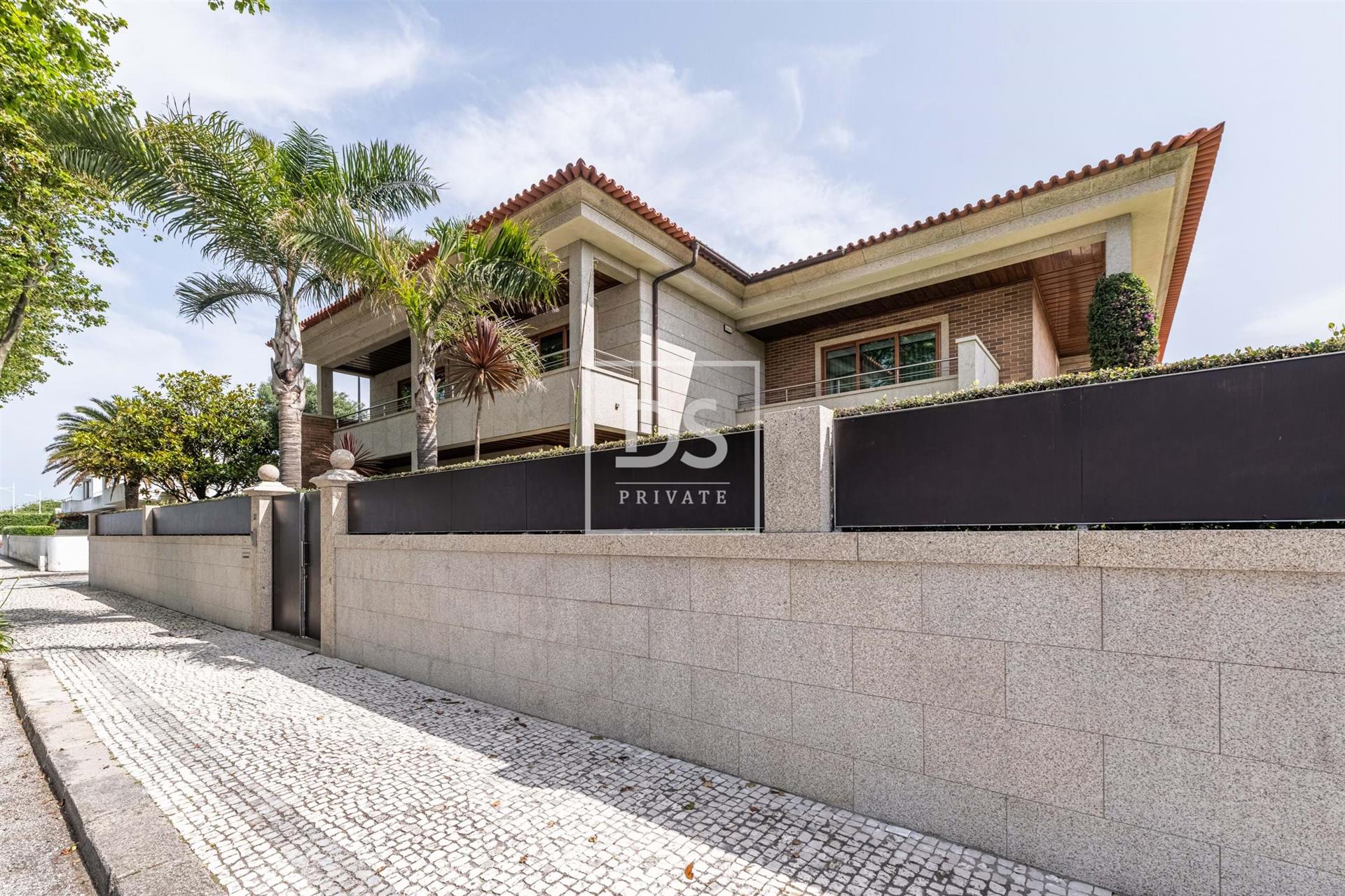 Luxury 5 Bedroom Villa In Esposende With River And Sea Views