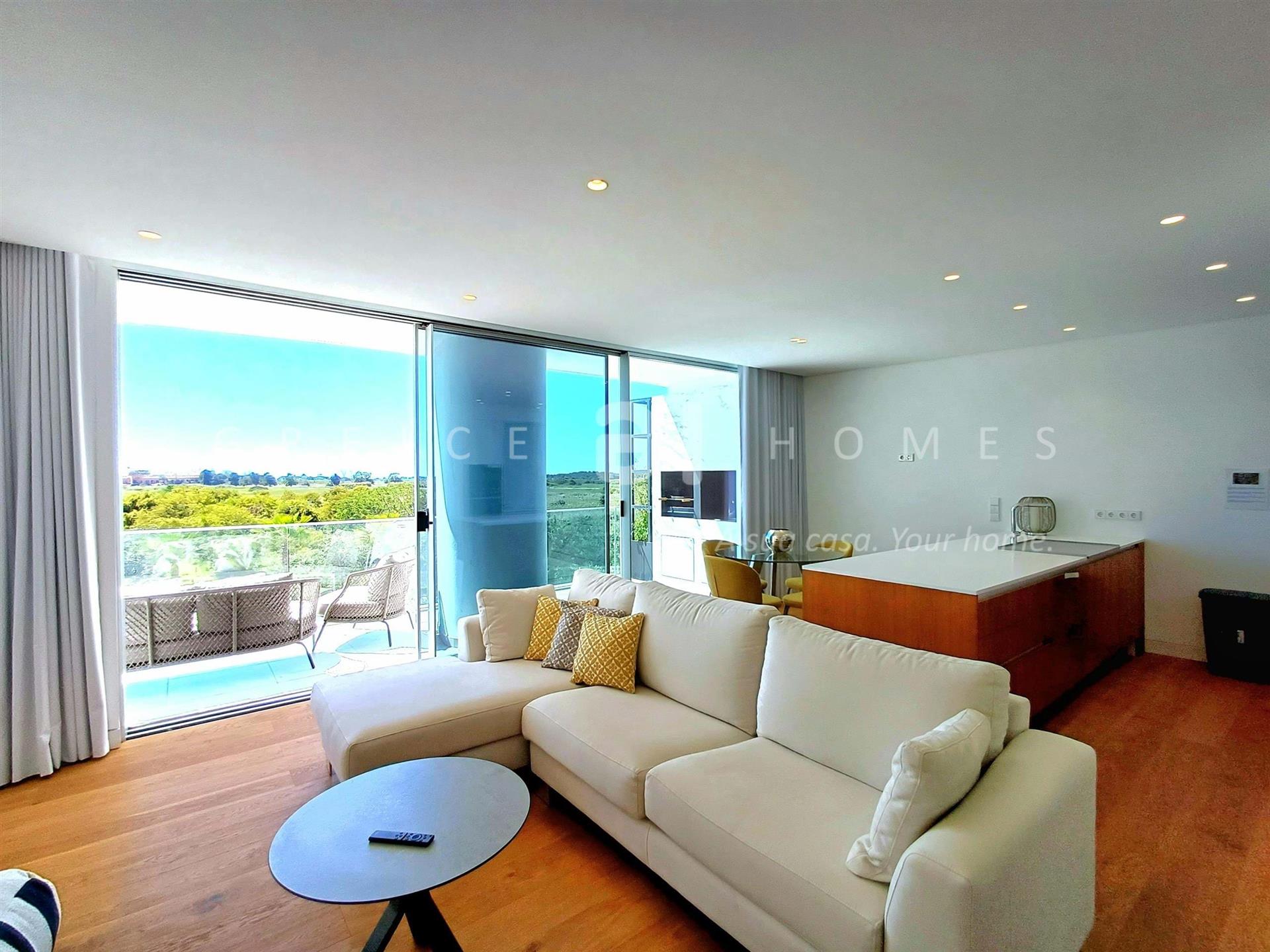À Vendre Appartement De 3 Chambres Au Dernier Étage Dans Le Quartier Privilégié De Vilamoura