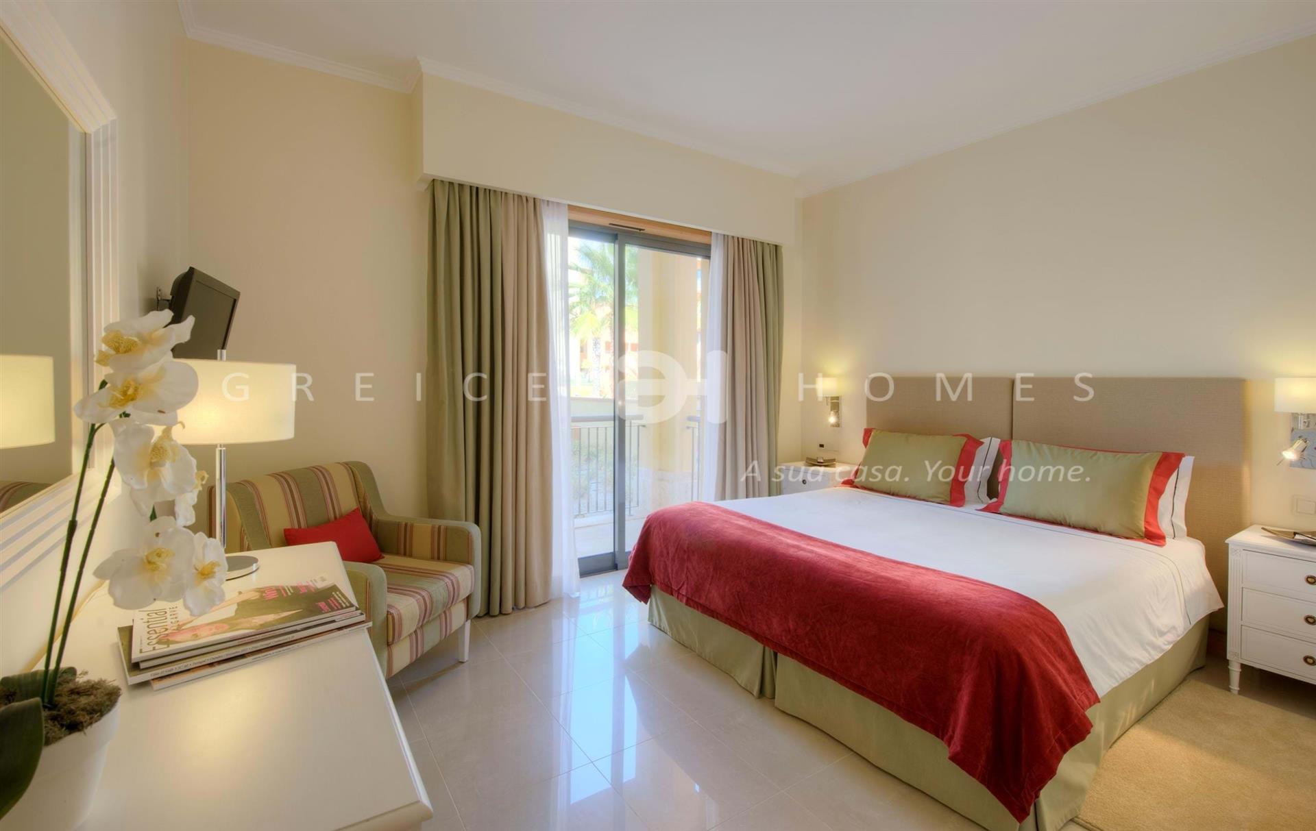 À Vendre Appartement De 2 Chambres Au Dernier Étage Dans Une Copropriété De Luxe Vilamoura