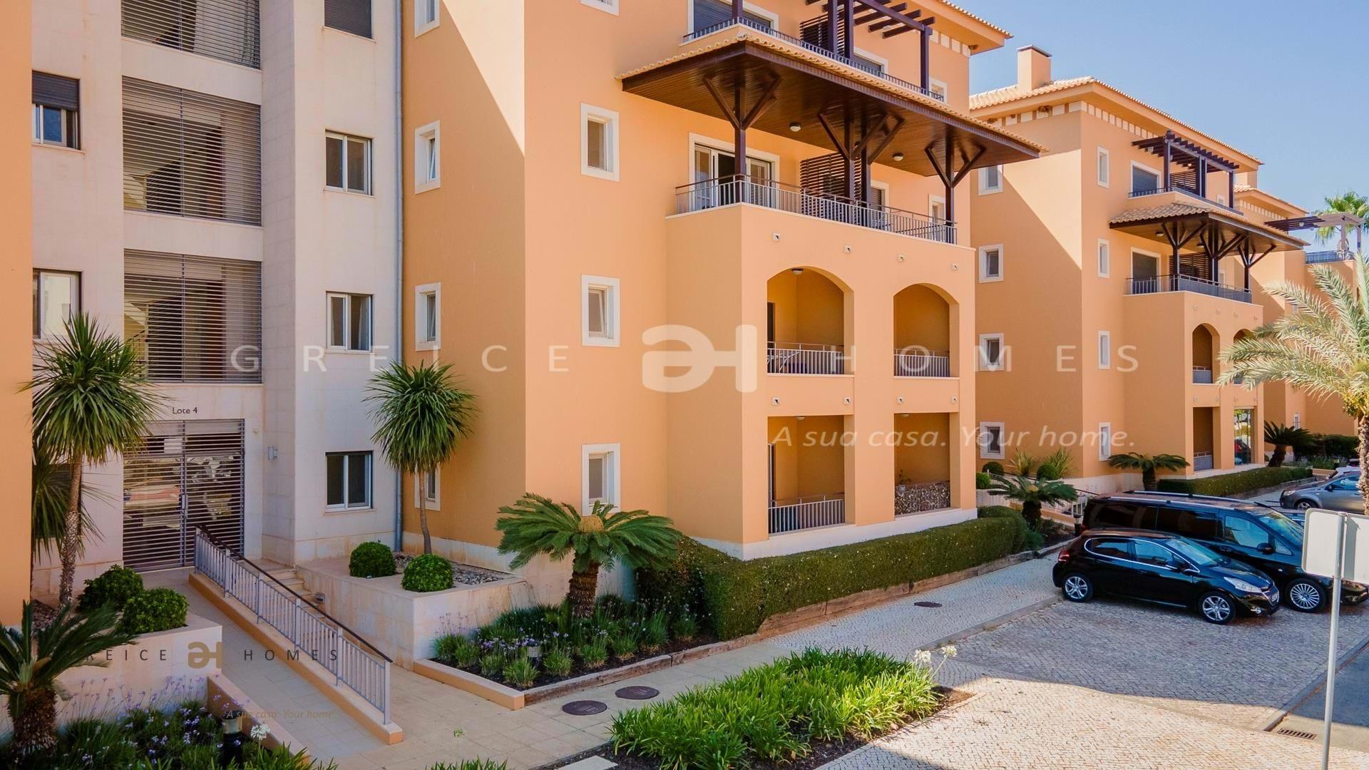 A Vendre Appartement De 2 Chambres Communauté Fermée Avec Piscine À Vilamoura