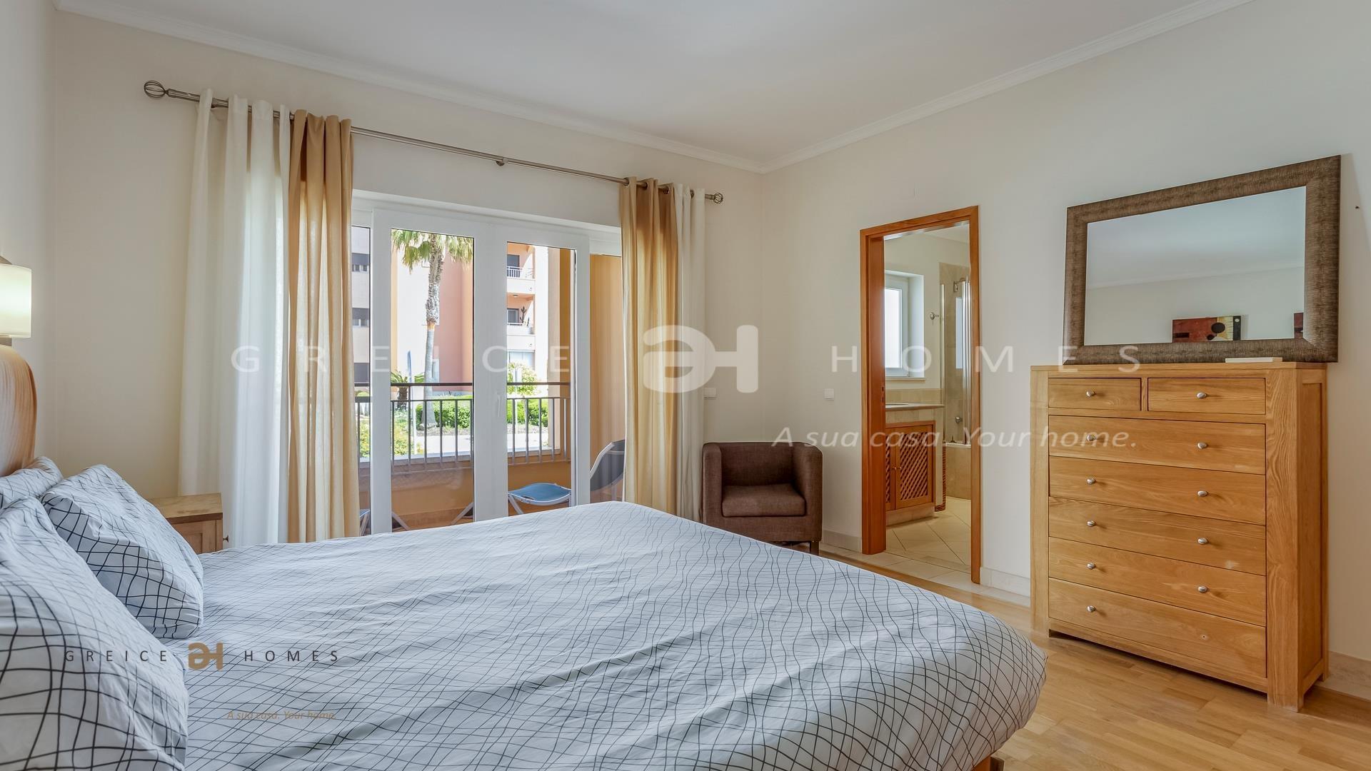 A Vendre Appartement De 2 Chambres Communauté Fermée Avec Piscine À Vilamoura