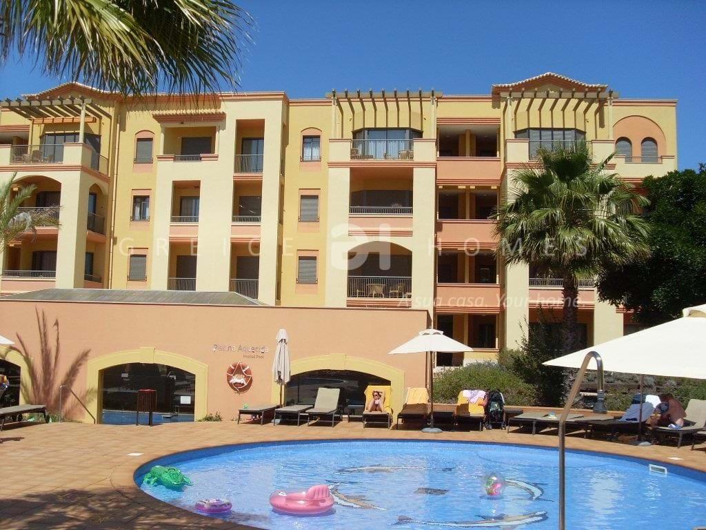 A Vendre Appartement De 2 Chambres Dans Une Communauté Fermée À Vilamoura
