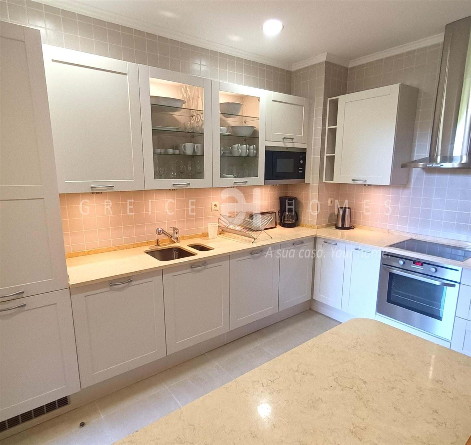 A Vendre Appartement De 2 Chambres Dans Une Communauté Fermée À Vilamoura