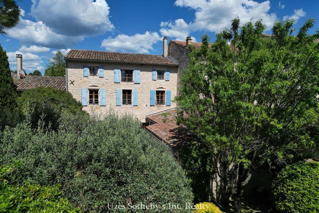 Exclusiva Casa de pueblo con jardín, terraza y vistas despejadas Centro de Barjac