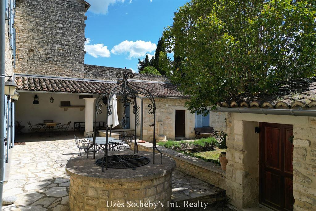 Exclusiva Casa de pueblo con jardín, terraza y vistas despejadas Centro de Barjac