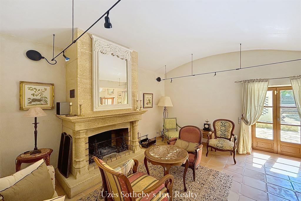 Exclusiva Casa de pueblo con jardín, terraza y vistas despejadas Centro de Barjac