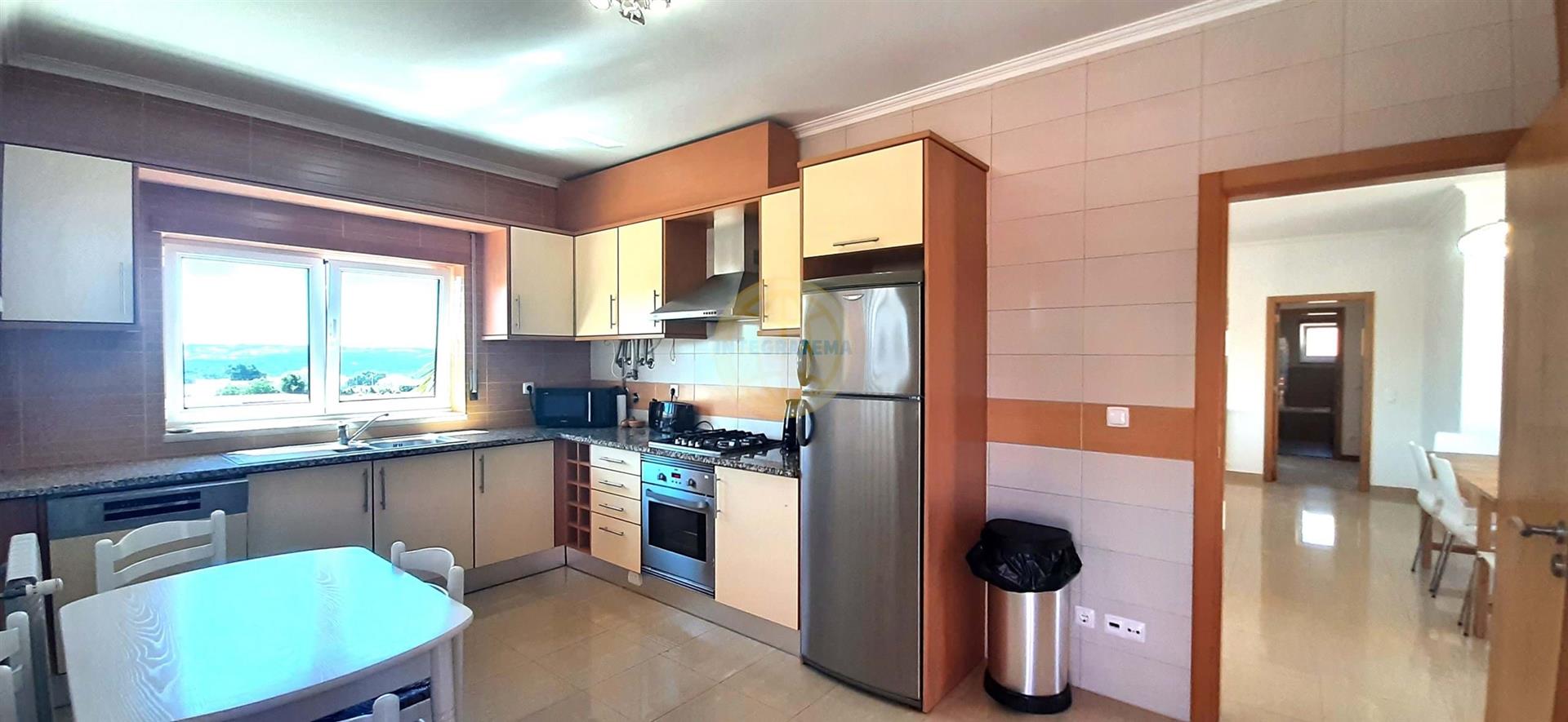 Single storey 3 bedroom villa with pool near Caldas da Rainha