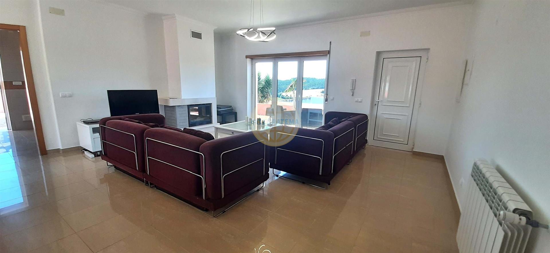 Single storey 3 bedroom villa with pool near Caldas da Rainha