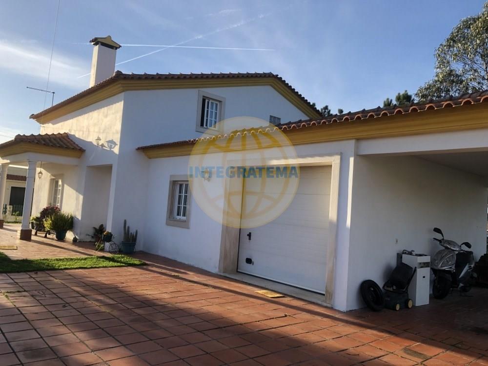 4 Bedroom Villa In Nadadouro