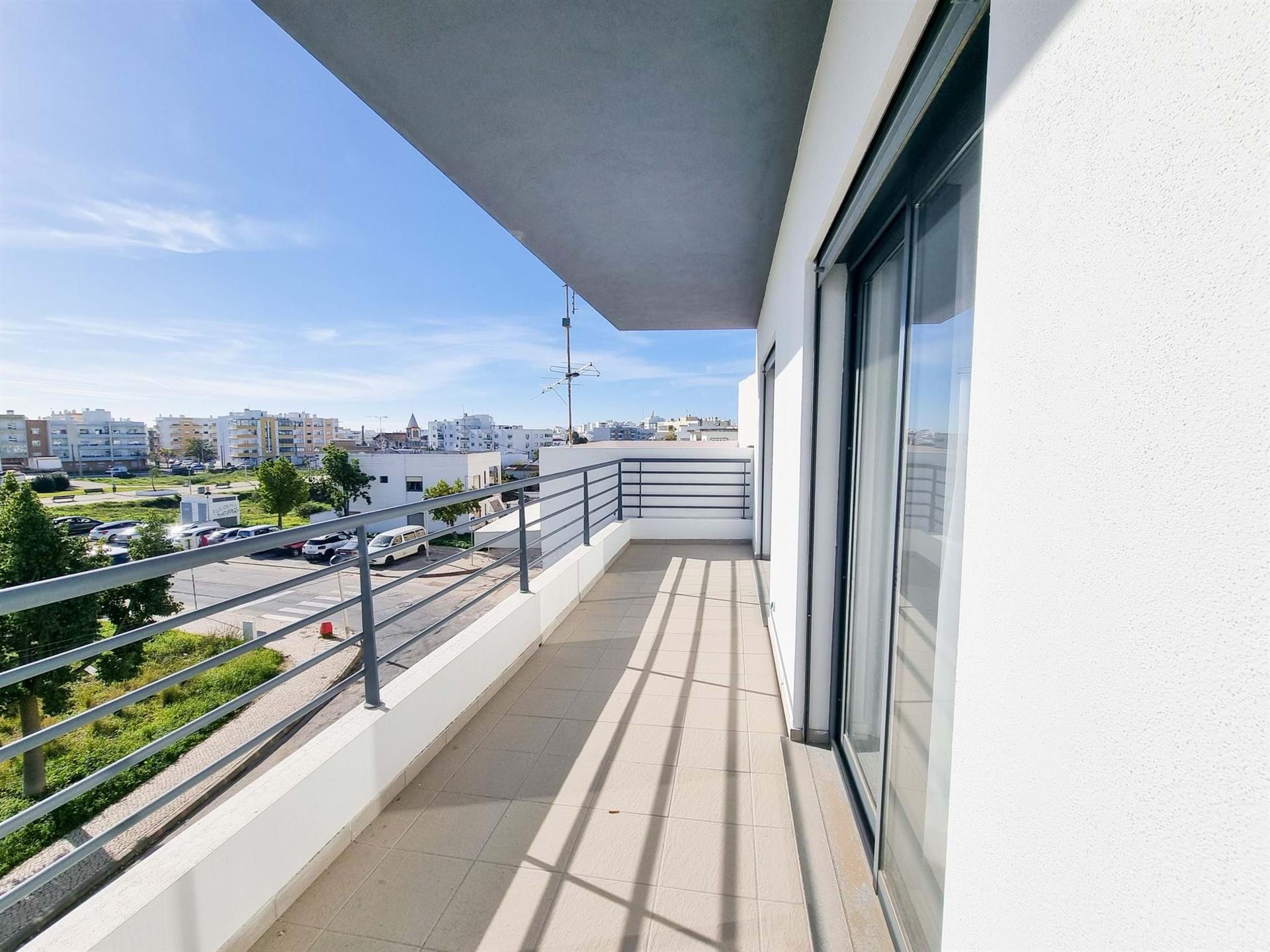 3-Zimmer-Wohnung mit Pool, Garten und Parkplatz in Olhão | Neubau