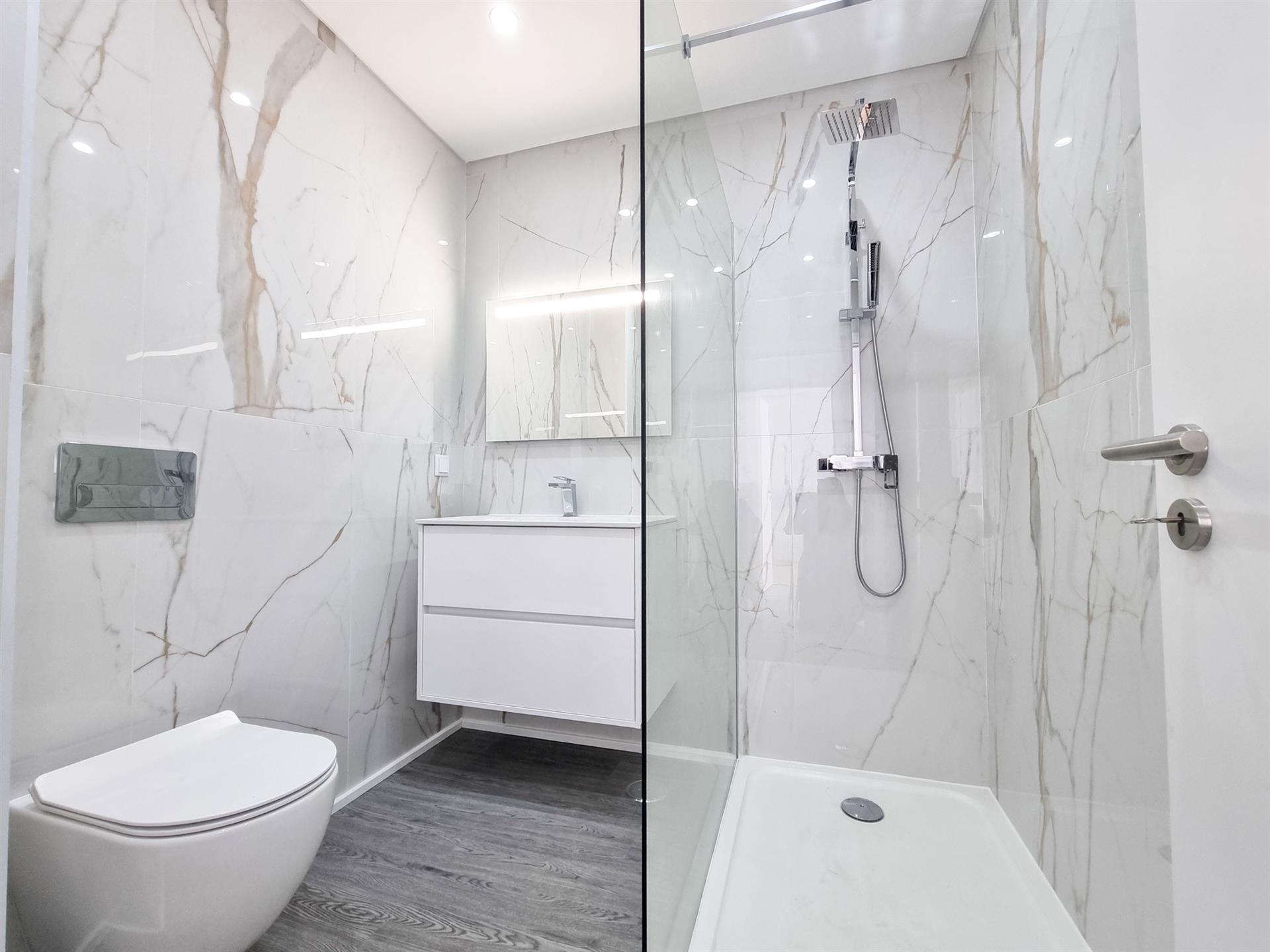 4-Zimmer-Wohnung mit Pool, Garten und Parkplatz in Olhão | Neues Gebäude
