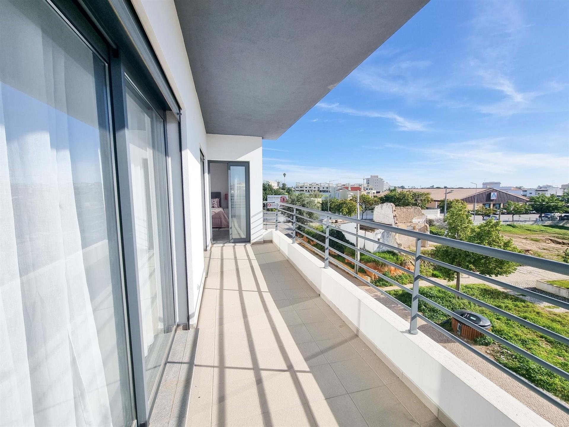 4-Zimmer-Wohnung mit Pool, Garten und Parkplatz in Olhão | Neues Gebäude