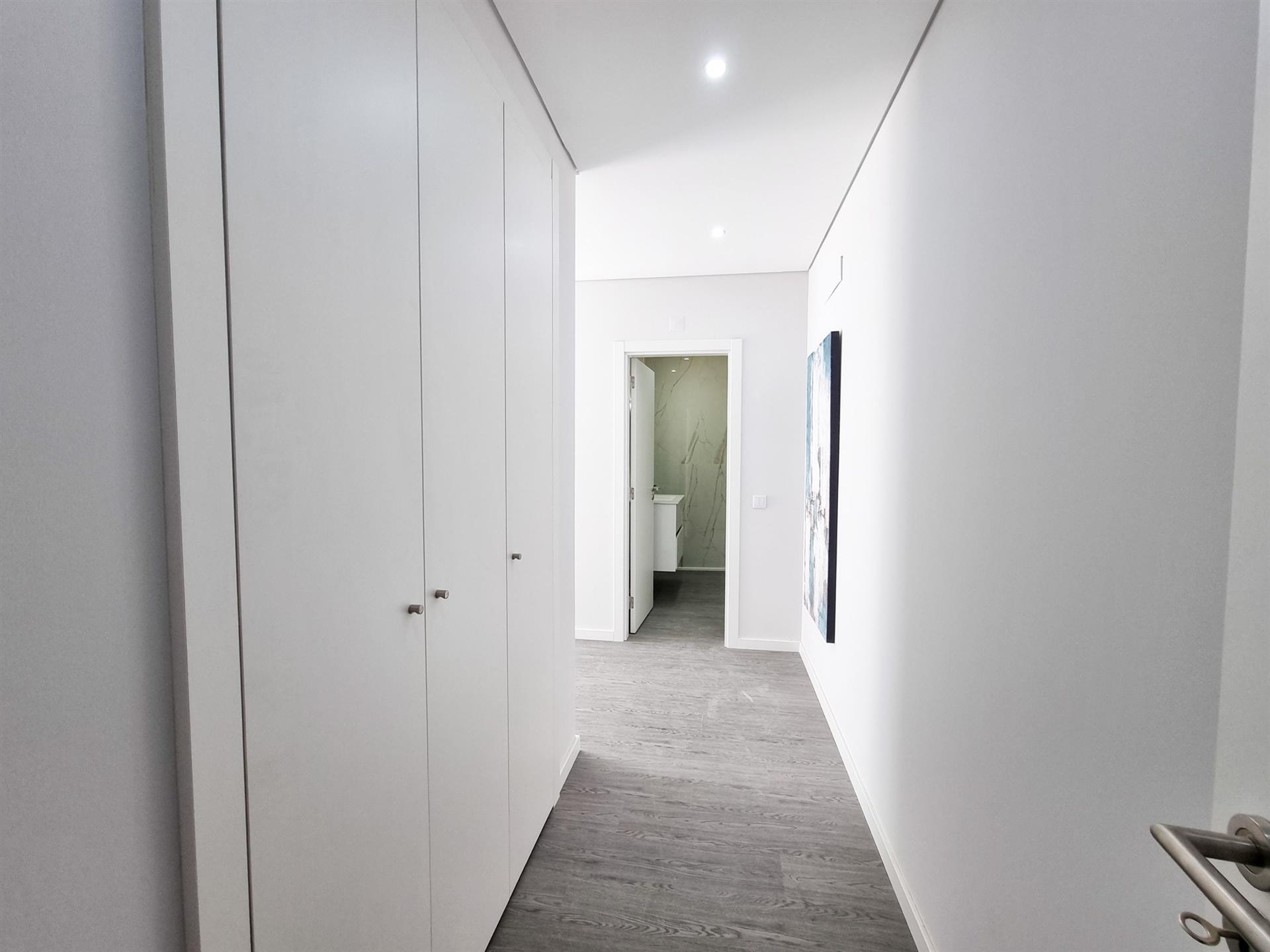 4-Zimmer-Wohnung mit Pool, Garten und Parkplatz in Olhão | Neues Gebäude