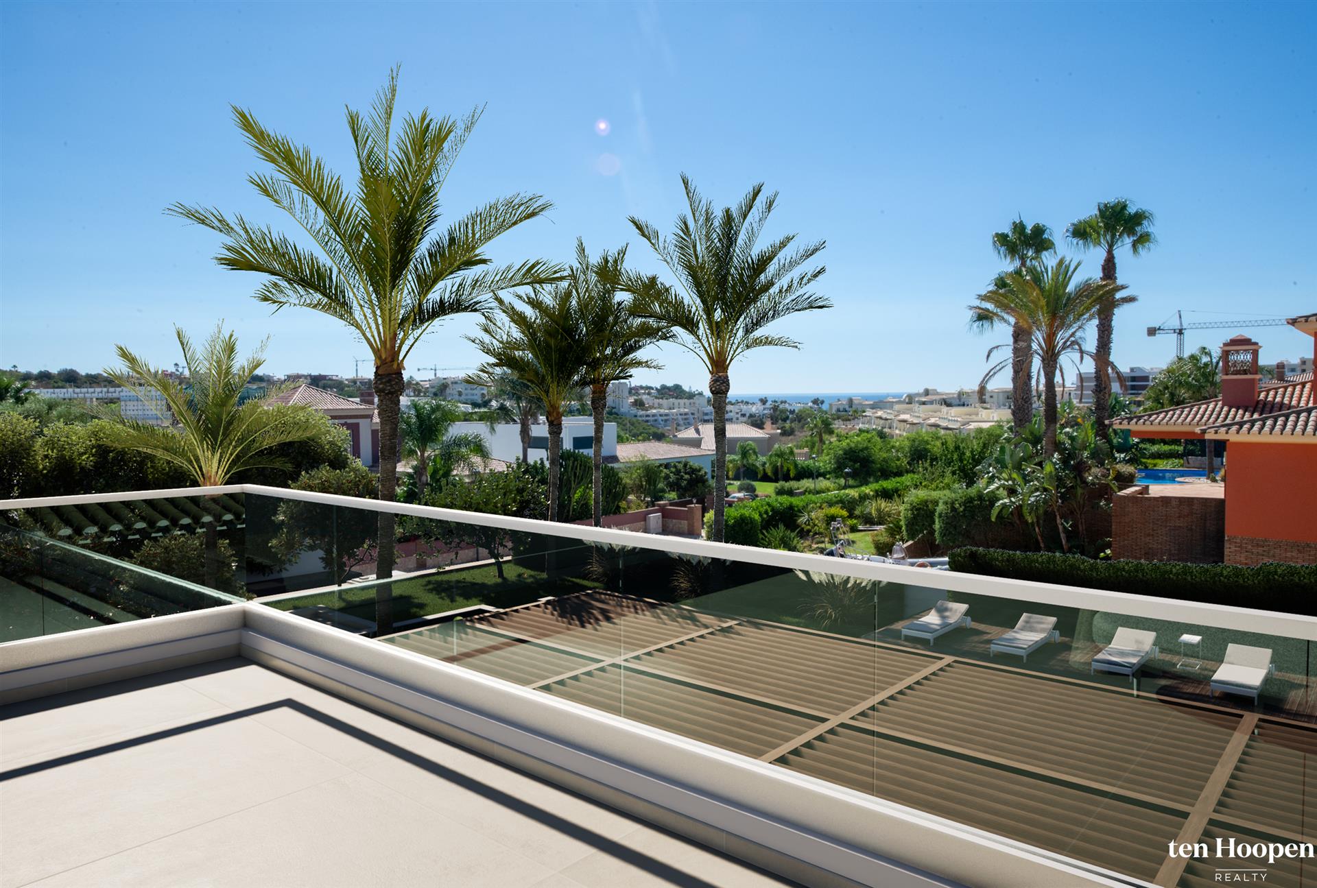 4+1 bedroom villa within walking distance of the sea in Porto de Mós, Lagos