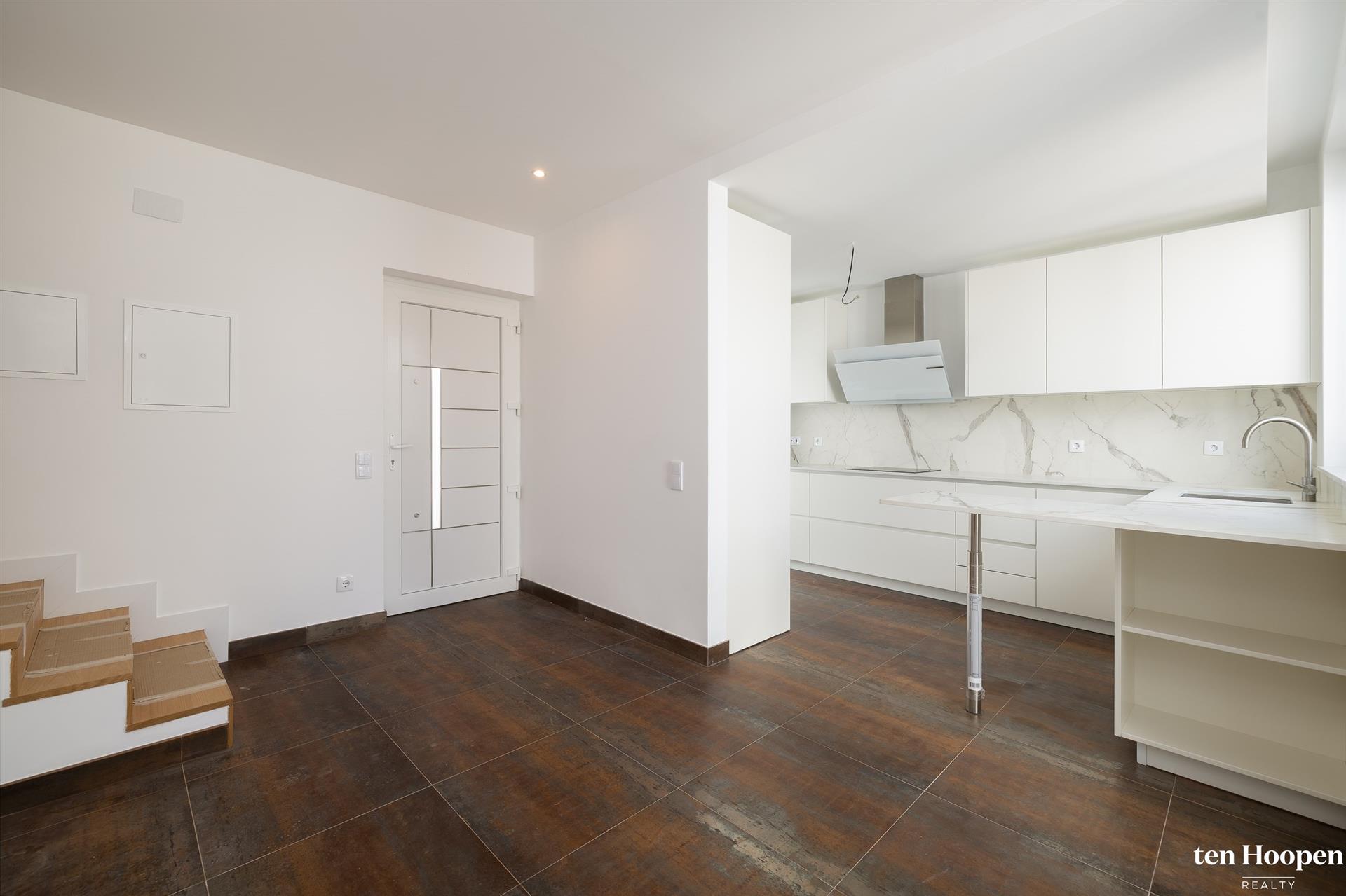Modern 3 bedroom attached Villas with Sea Views.