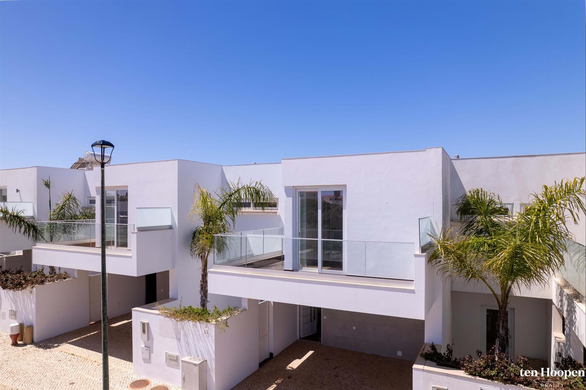 Modern 3 bedroom attached Villas with Sea Views.