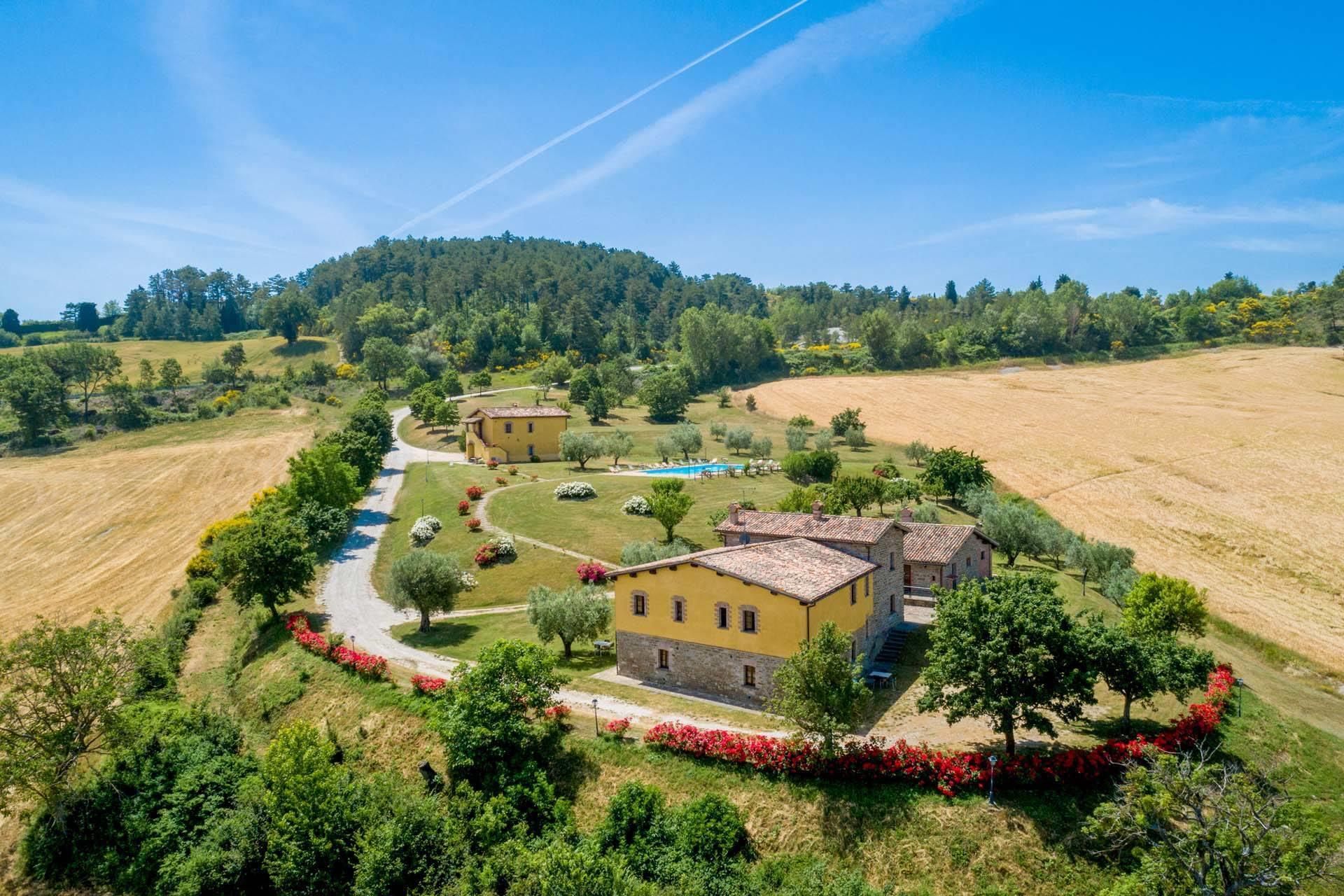 12 Bedrooms - Farmhouse - Umbria - For Sale - A1190ta76707