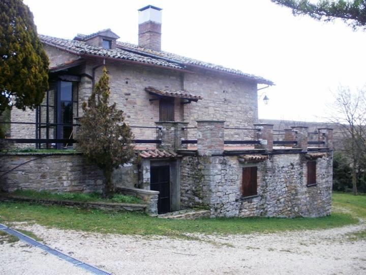 5 Bedrooms - Farmhouse - Umbria - For Sale - A6380taa