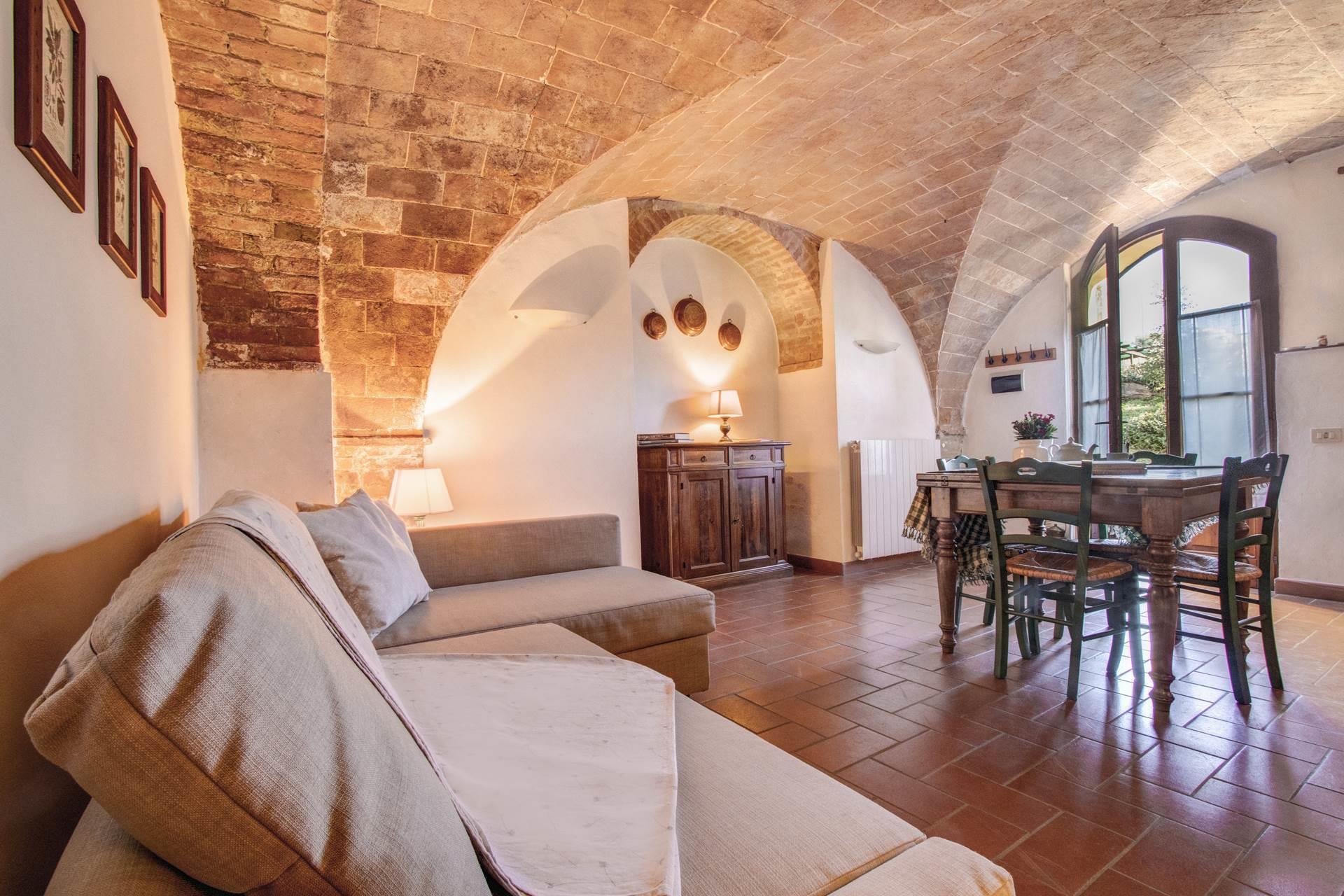 6 Bedrooms - Farmhouse - Tuscany - For Sale - A9591fr022