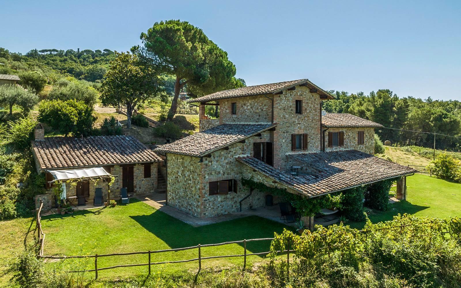 7 Bedrooms - Farmhouse - Umbria - For Sale - A1190rc85109