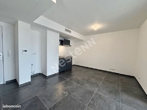 Appartement à louer, 37m², Marseille 8ème