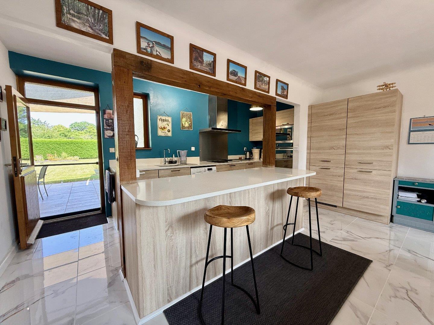 Charmante maison de village rénovée avec grange et jardins paysagers