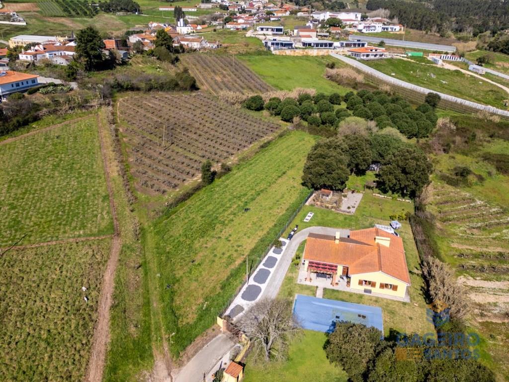 Terreno con Pip Aprobado para la Construcción de Dos Viviendas en Alfeizerão