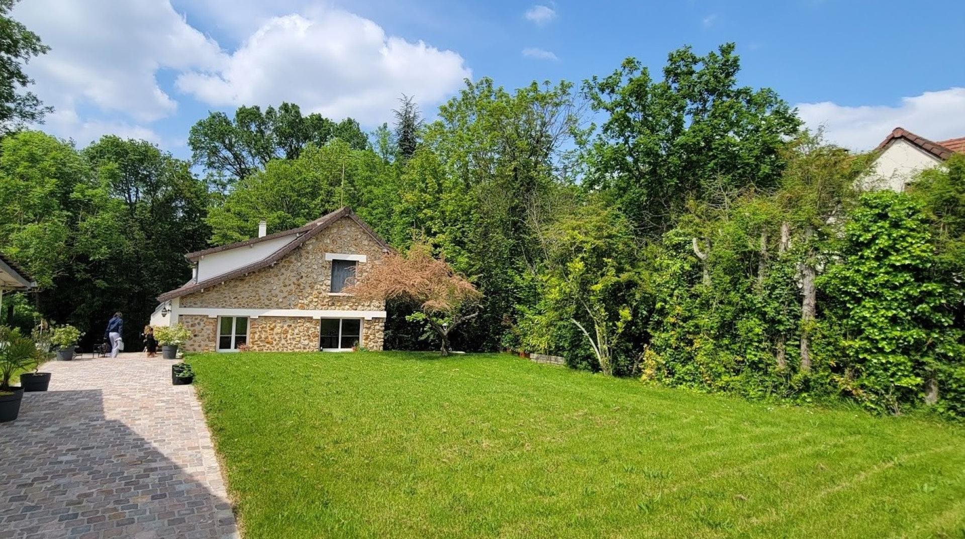 Maison à vendre, 140m², Le Mesnil-Saint-Denis